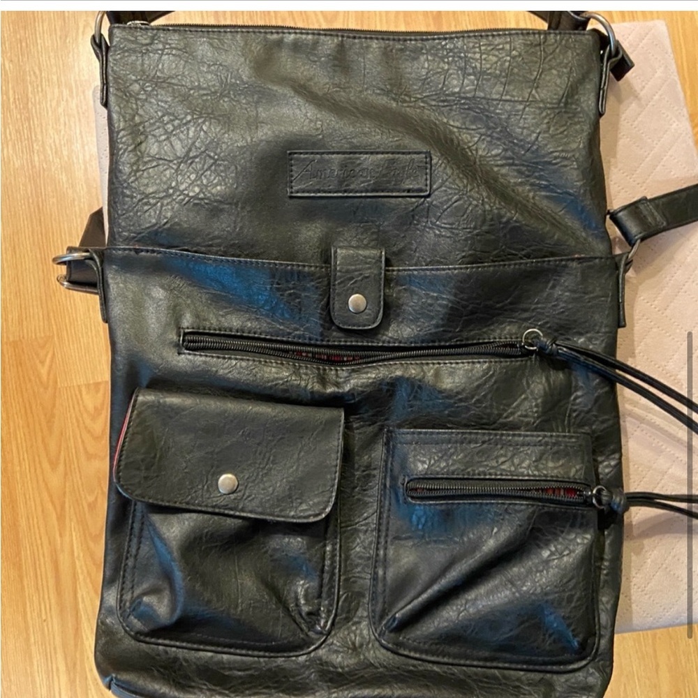American Eagle AE Vegan Black Leather
Multipocket Crossbody Tribal Bag - Picture 14 of 16